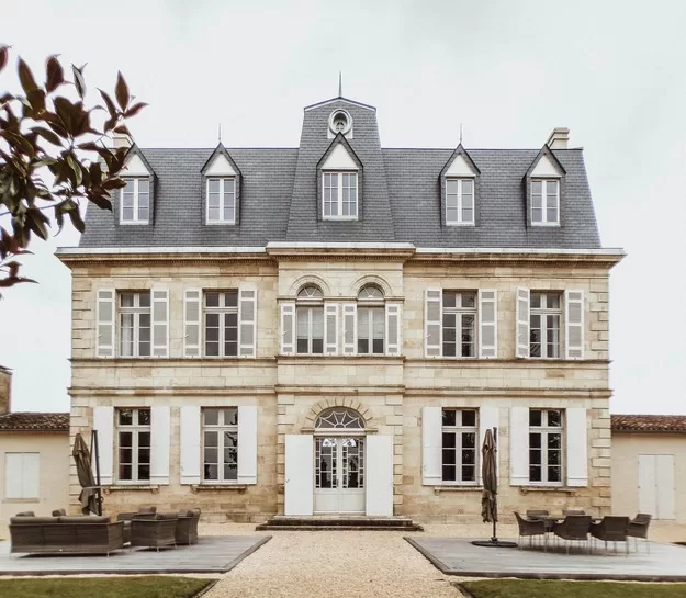 Stately chateau in Bordeaux
